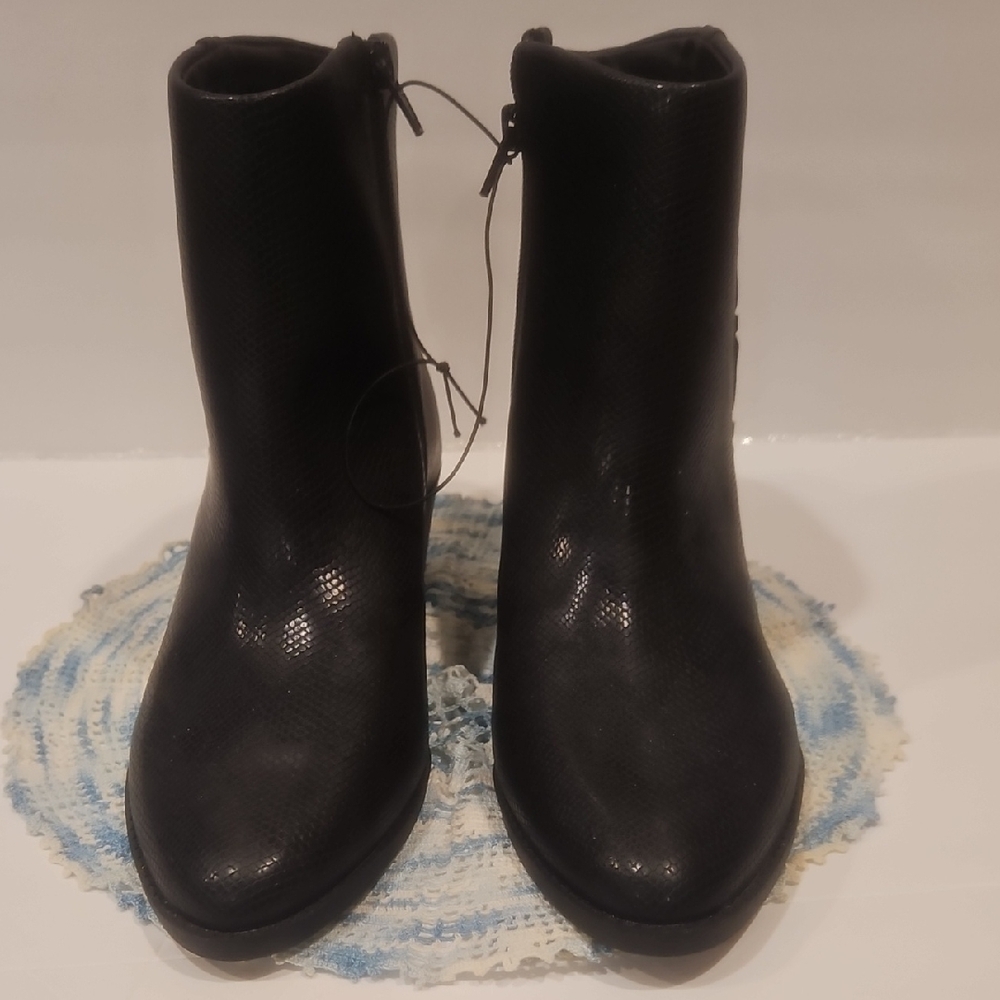 Lucky Brand Black Textured Ankle Boots